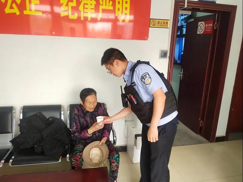 e4cfb322b834400384d867dc5b98cd1e.jpg e4cfb322b834400384d867dc5b98cd1e.jpg