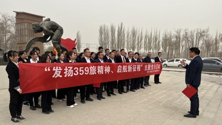 b44e1dca82e34b028ed75ff7f61af212.jpg b44e1dca82e34b028ed75ff7f61af212.jpg