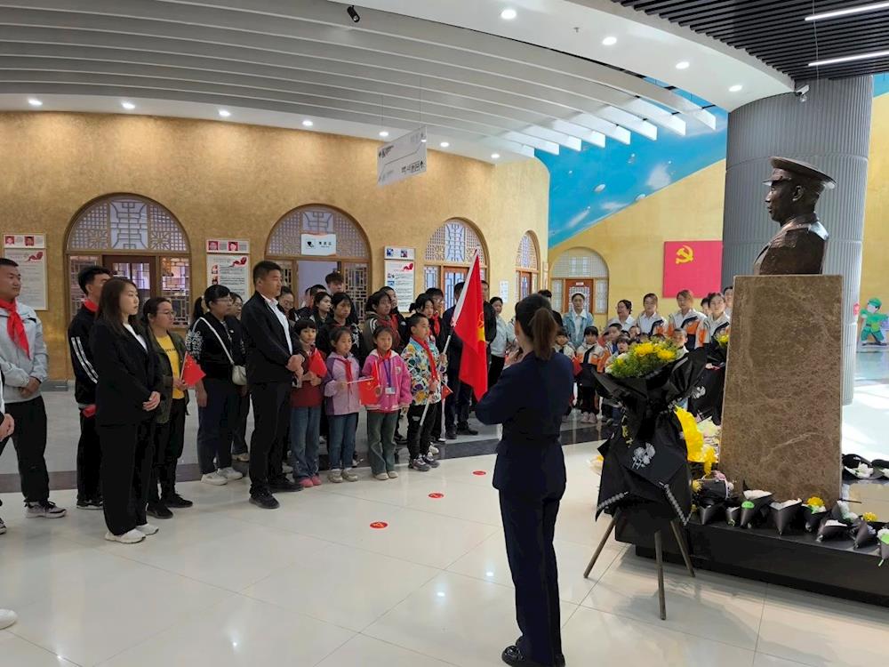 82cce126bb7348eda754aadb04316d6b.jpg 82cce126bb7348eda754aadb04316d6b.jpg