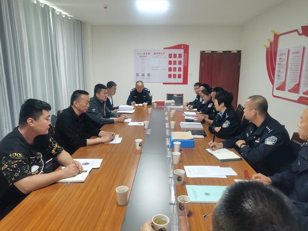 f1368451a4f643c09982ba55acde83cd.jpg f1368451a4f643c09982ba55acde83cd.jpg