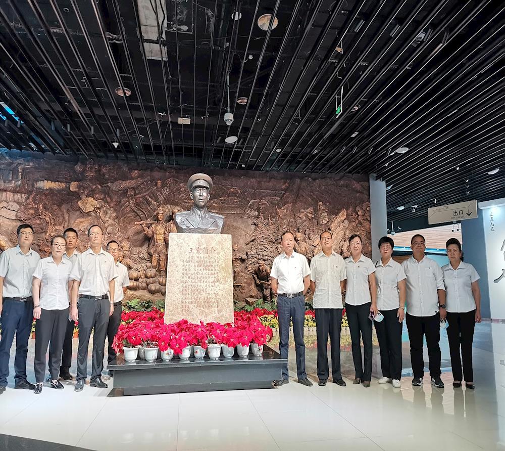 b22759014cf44c1eabe42d3dbf8c97af.jpg b22759014cf44c1eabe42d3dbf8c97af.jpg