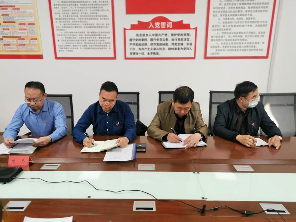 4b87a9e44c7c43d4a7044d2dbc45e76b.jpg 4b87a9e44c7c43d4a7044d2dbc45e76b.jpg