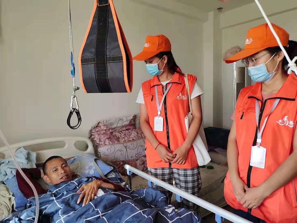 我為群眾辦實事 | 金銀川路街道專業社工首次入戶走訪社區困難群體 