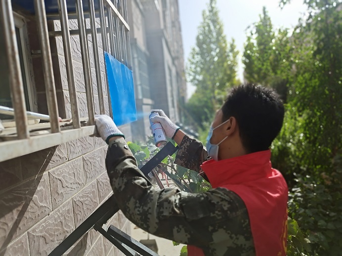 新時(shí)代文明實(shí)踐 | 濱水社區(qū)開(kāi)展創(chuàng)城攻堅(jiān)專項(xiàng)治理“小廣告”志愿活動(dòng) 