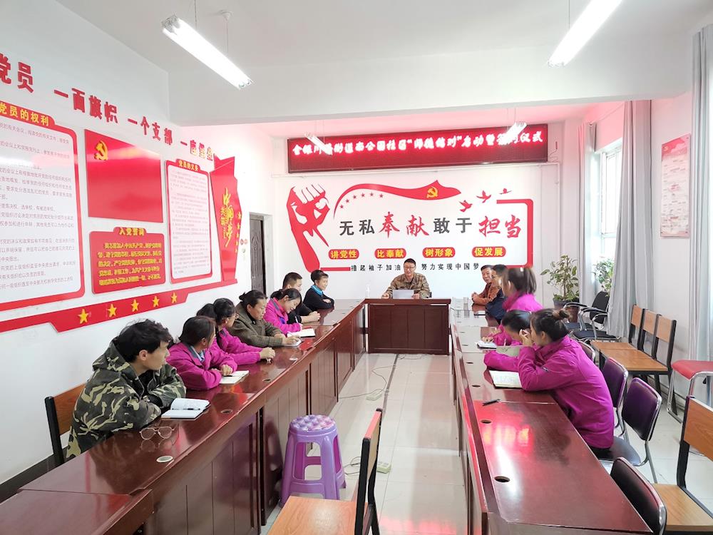 金銀川路街道南公園社區(qū)啟動(dòng)離退休干部結(jié)對(duì)新職工活動(dòng) 