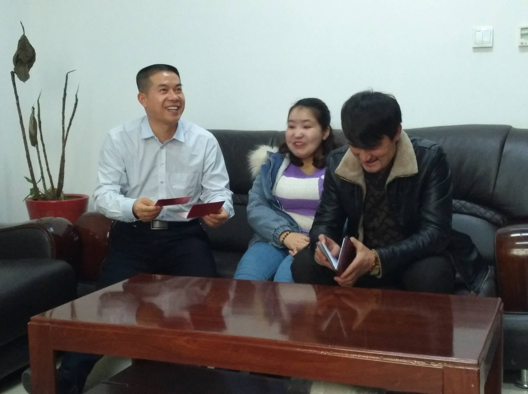 “春節”親戚來了，滿滿的都是幸福