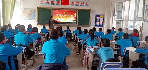 十二團中小學校開展“4·15國家安全教育日”宣傳教育活動