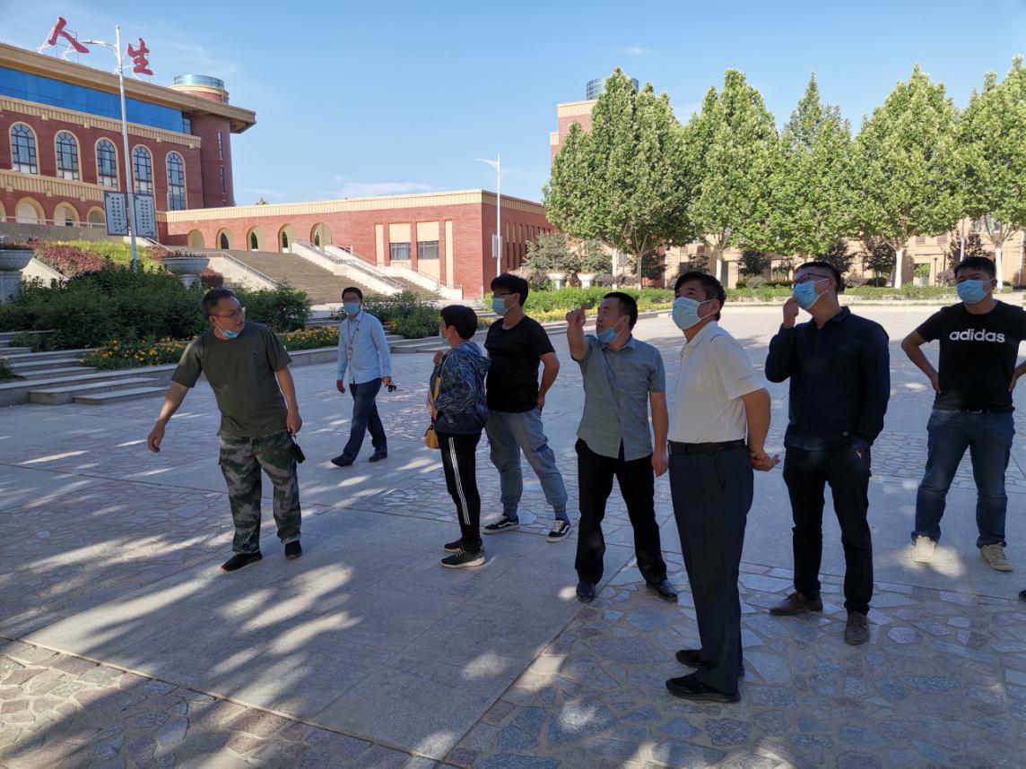 兵團風景園林學會專家組蒞臨阿拉爾市指導國家森林城市創建工作