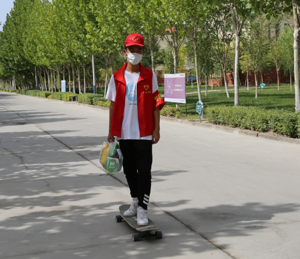 向他致敬！這個考上北大的小伙還堅守在抗疫一線