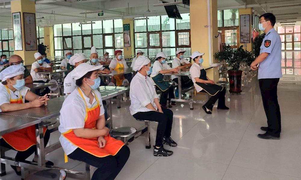 第一師市場監督管理局開展秋季學校及周邊食品安全專項檢查工作