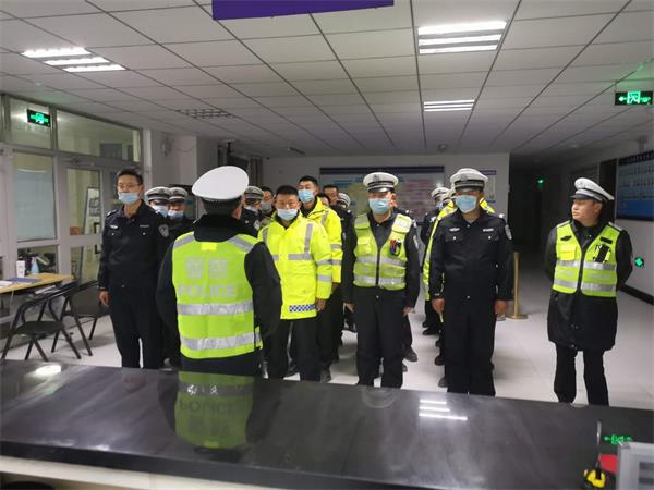 阿克蘇墾區公安局交通警察大隊積極推進事故預防“減量控大”工作