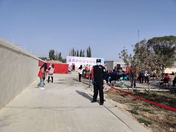 阿克蘇墾區公安局圓滿完成“五團沙河鎮第三屆蘋果文化旅游節暨2020年農民豐收節”安保任務