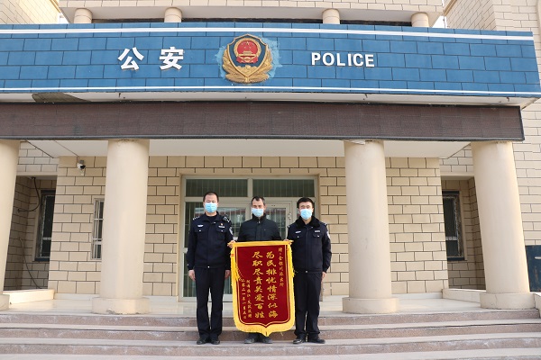 少年沉迷游戲充值 民警熱心助力追回