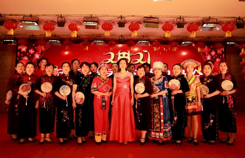 一師阿拉爾市2021年網絡春晚六團分會場正在緊張彩排中