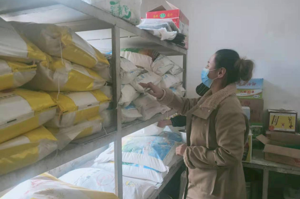 青松路街道開展節前食品藥品安全檢查