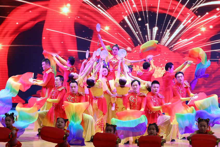 第一師十團首屆網絡春晚精彩瞬間掃描