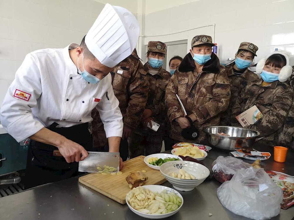 阿拉爾市西北興業集團培訓中心舉辦廚師培訓班