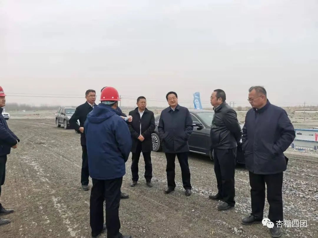 師市黨委常委、副市長(zhǎng)馬新平在四團(tuán)調(diào)研