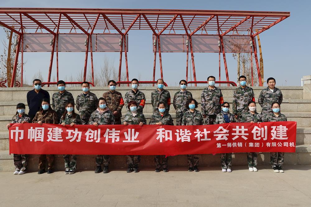 第一師供銷集團開展“巧手插花 魅力巾幗”三八婦女節活動