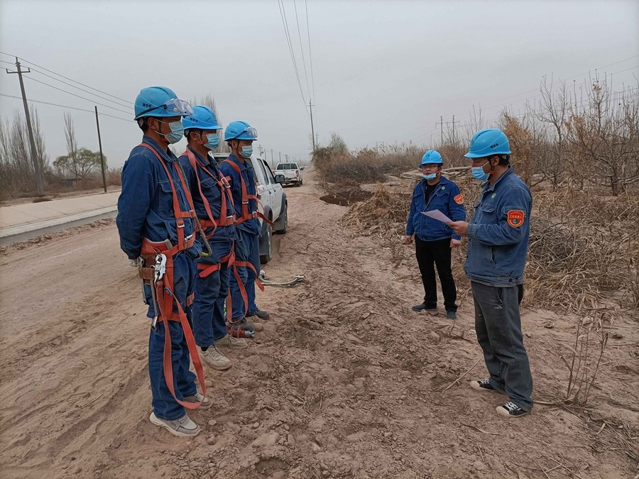一師電力公司積極應對大風天氣 保障供電安全
