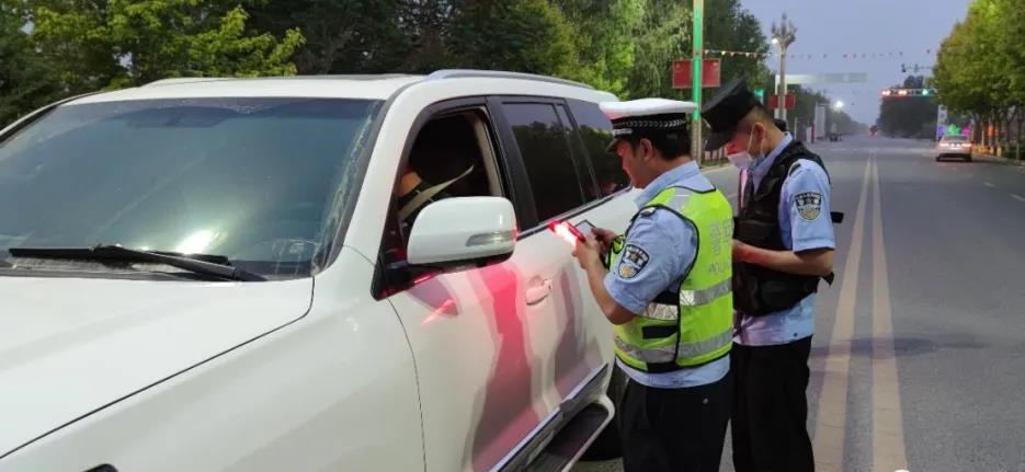 【我為群眾辦實事】十四團嚴查交通違法行為，消除交通安全隱患