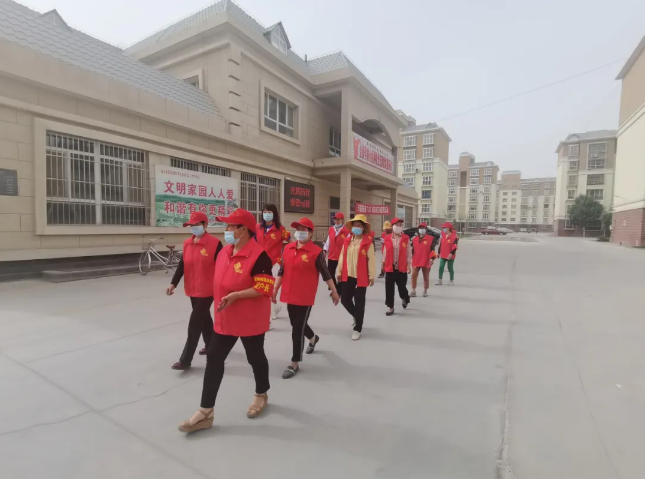 “小崗位”上大作為 聯(lián)戶長織密網(wǎng)格服務(wù)