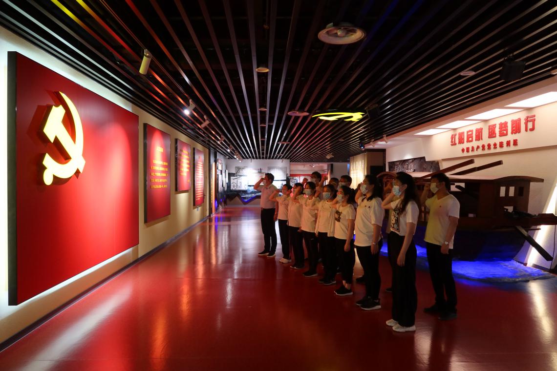 第一師供銷集團(tuán)赴地區(qū)博物館開展主題黨日活動(dòng)
