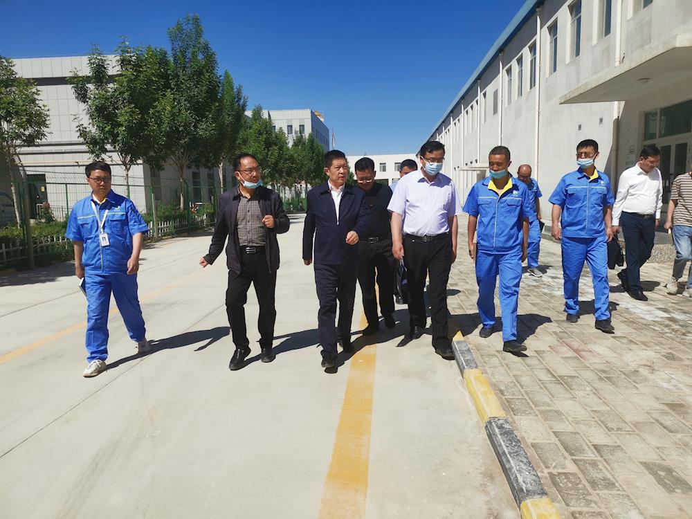 第一師阿拉爾市黨委常委、副師長胡三虎帶隊(duì)調(diào)研安全生產(chǎn)工作