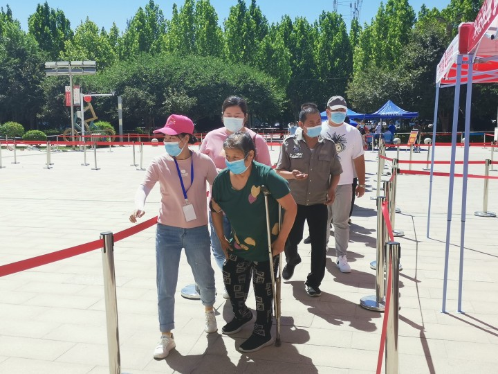 那些疫苗接種的暖心事和熱心人