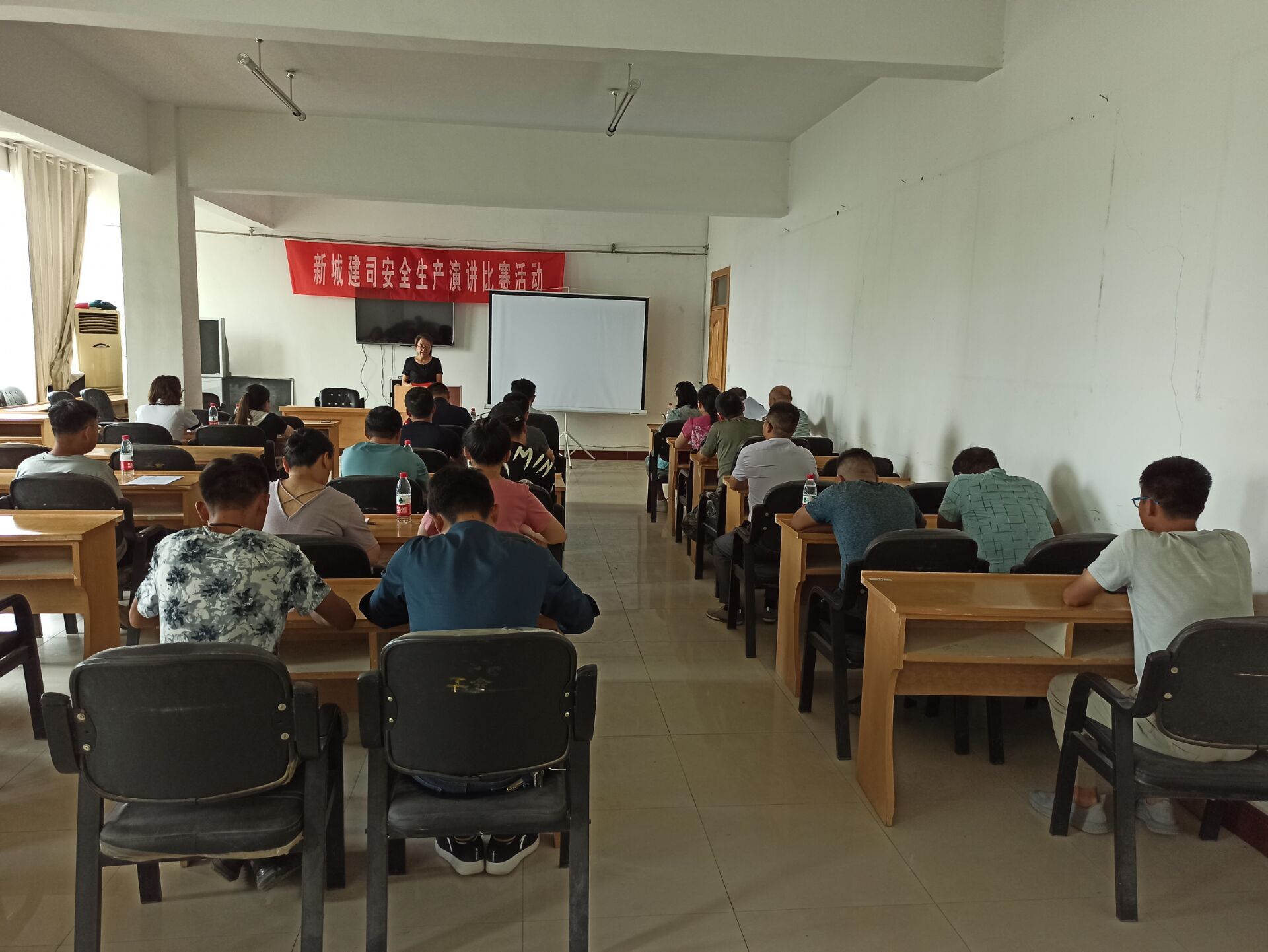 新城建司組織開(kāi)展“以案說(shuō)法”安全演講比賽活動(dòng)