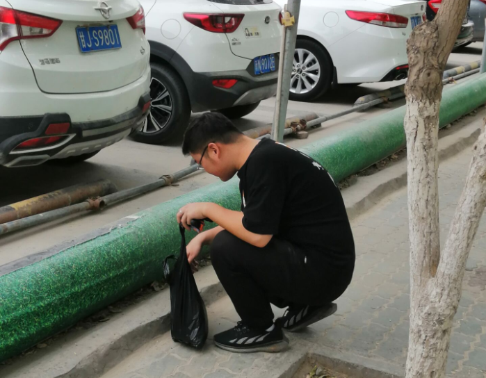 統(tǒng)眾公司開(kāi)展“垃圾分類(lèi)，從我做起”志愿服務(wù)活動(dòng)