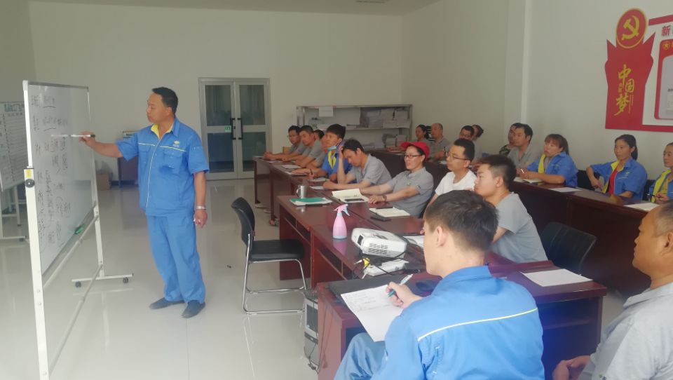 新農(nóng)乳業(yè)公司乳品加工廠開展  物理量和生產(chǎn)要素專題培訓
