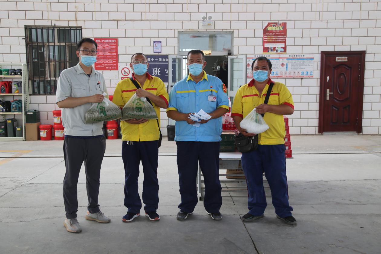 炎炎夏日送清涼，絲絲涼意暖人心