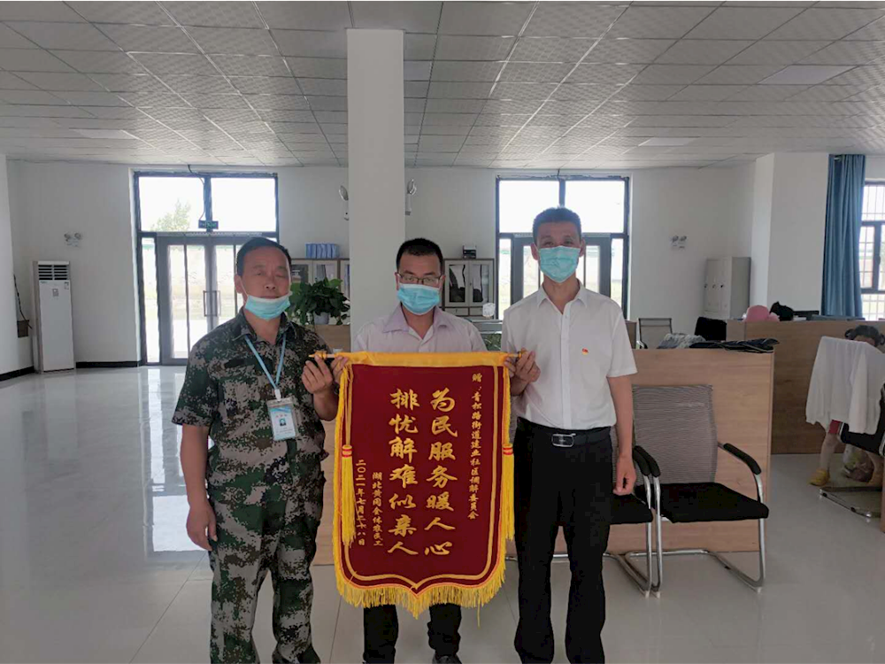 【我為群眾辦實事】夏日炎炎不怕苦，溫暖民工回家路