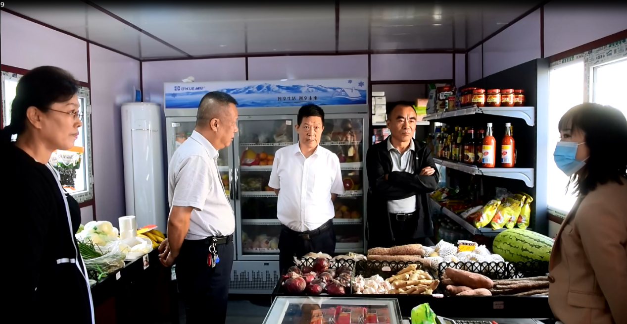 兵團(tuán)黨史學(xué)習(xí)教育第一巡回指導(dǎo)組赴供銷(xiāo)九鼎果蔬直營(yíng)店調(diào)研指導(dǎo)