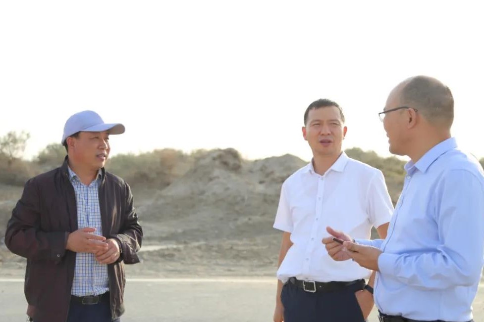 浙江省委宣傳部副部長(zhǎng)盛世豪一行赴十四團(tuán)睡胡楊谷景區(qū)調(diào)研