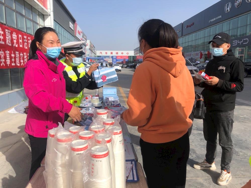 交警進社區，交通安全伴我行