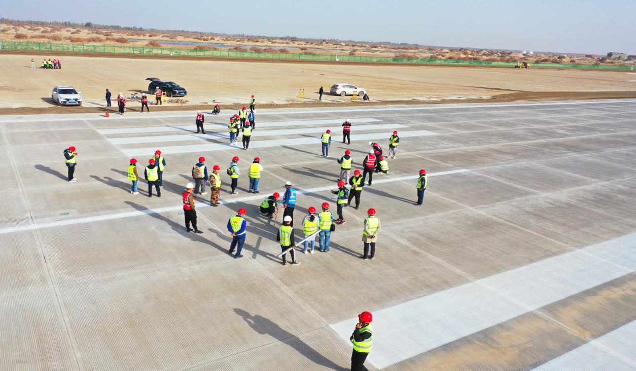 阿拉爾塔里木機場民航專業工程竣工預驗收圓滿成功