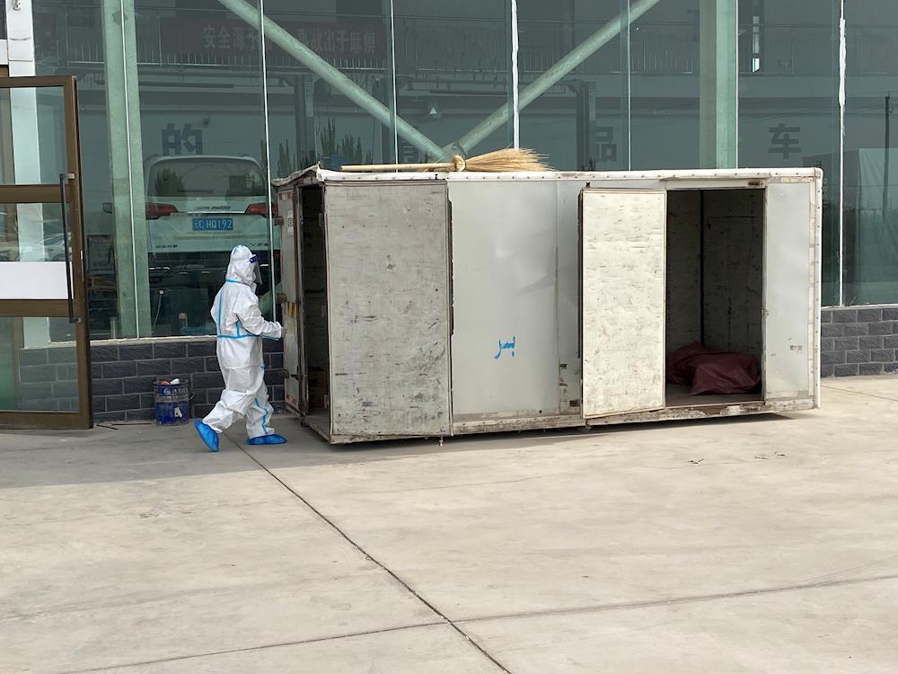 以練為戰！南岸社區開展疫情防控發熱預警演練