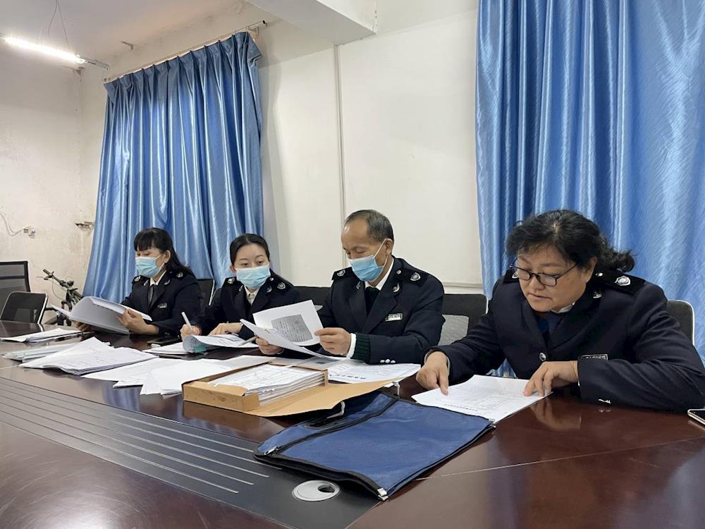 兵團林業(yè)和草原局組織種苗質(zhì)量檢查組赴師市開展林草種苗質(zhì)量檢查工作