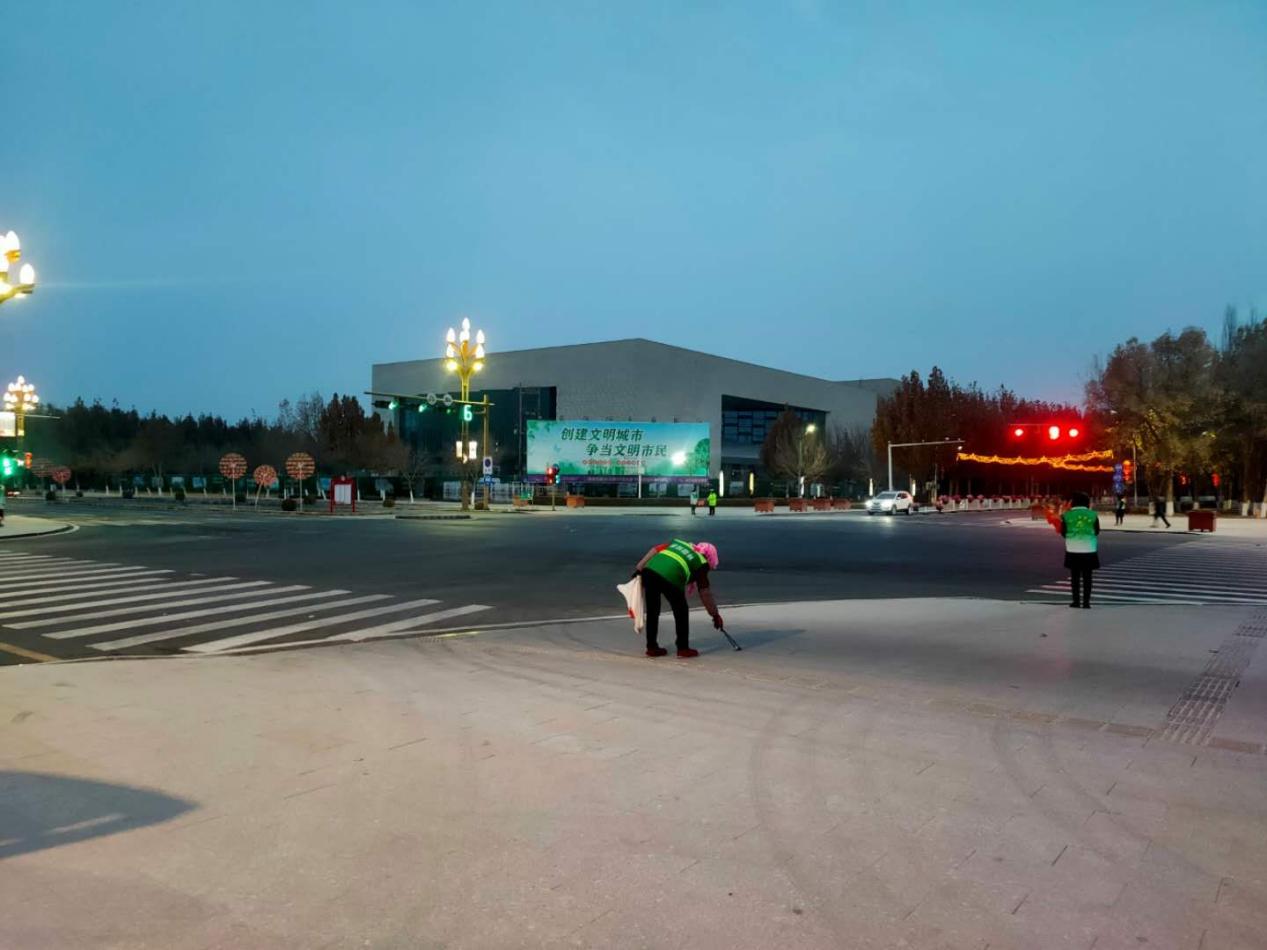 【我為群眾辦實事】創建文明城市，共建美麗家園——阿拉爾全體職工在一線