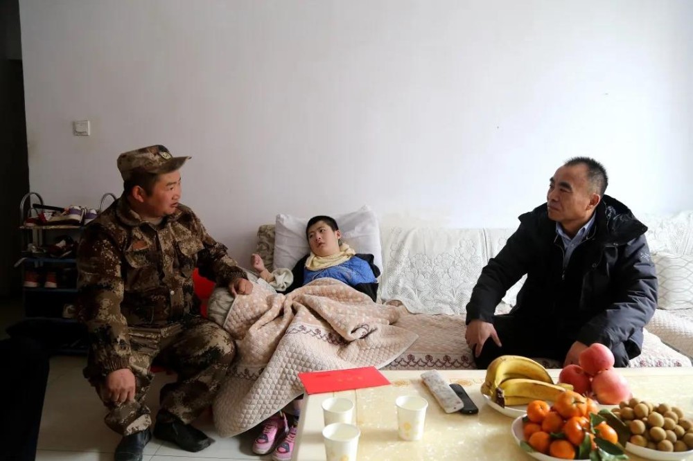 兵團總工會赴十一團開展“兩節”送溫暖走訪慰問活動