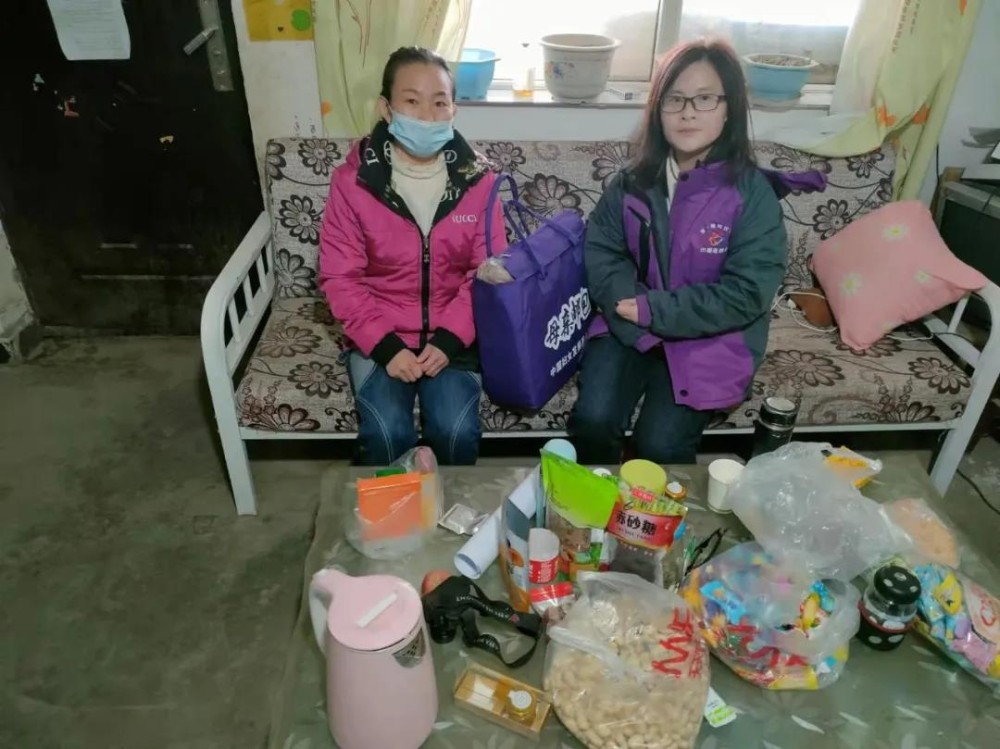 十一團婦聯(lián)開展“母親郵包”公益項目 愛心慰問活動