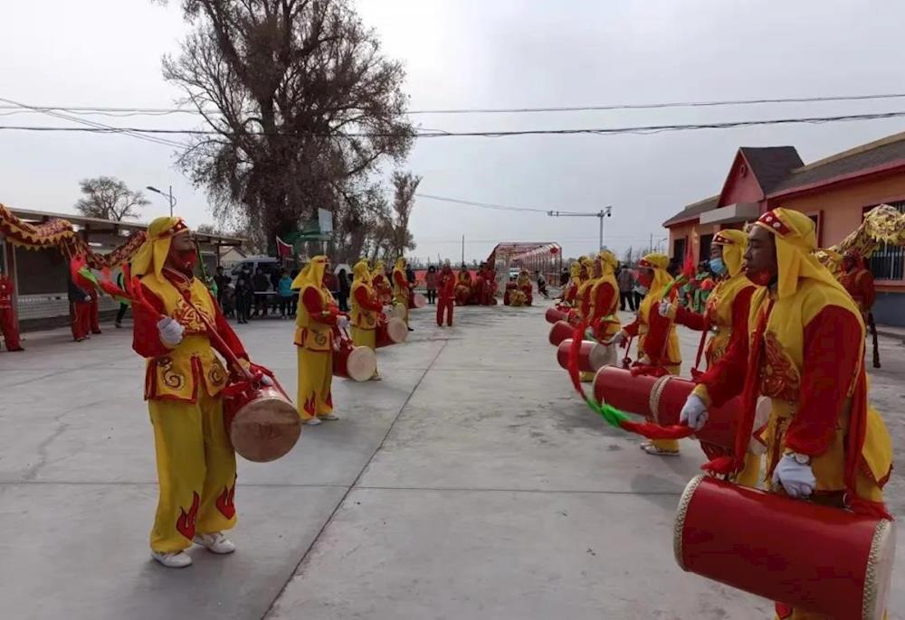 十四團(tuán)龍騰獅舞年味濃 歡歡喜喜迎新年