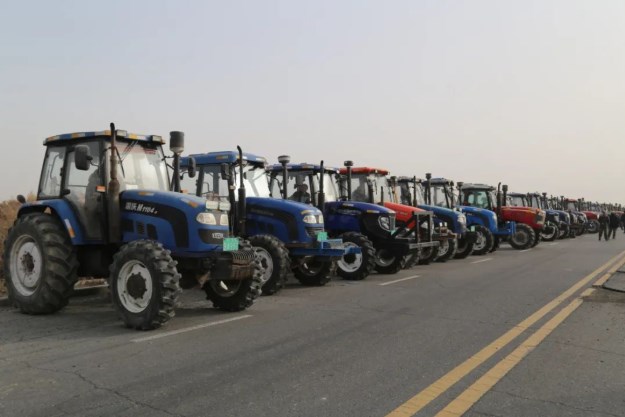 【備戰(zhàn)春播】春耕在即！十二團開展農(nóng)機安全大檢查