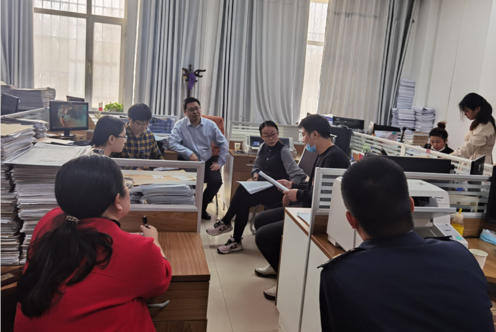 兵團(tuán)自然資源局調(diào)研組一行赴一師不動(dòng)產(chǎn)登記中心開(kāi)展調(diào)研工作