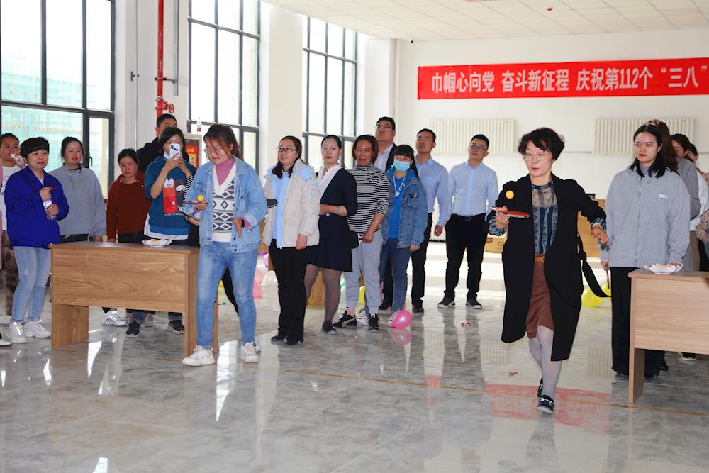 阿拉爾經濟技術開發區：政企同心 歡度“女神節”