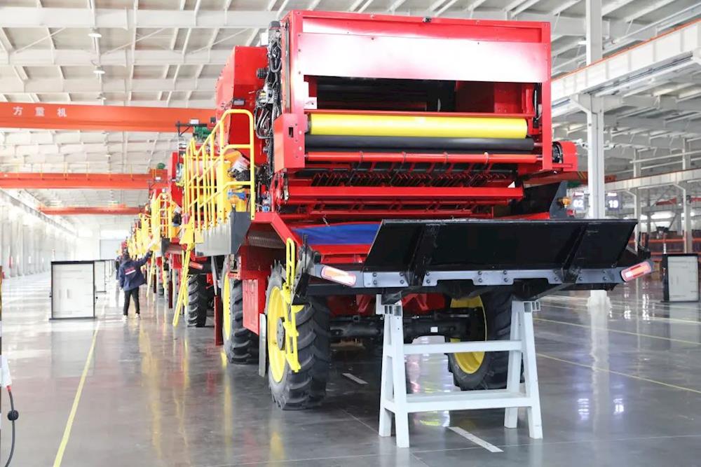 缽施然農(nóng)機(jī)：農(nóng)機(jī)添“智”助力農(nóng)業(yè)提“質(zhì)”