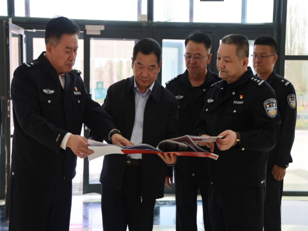 姜青山副政委深入師市公安局調研指導工作