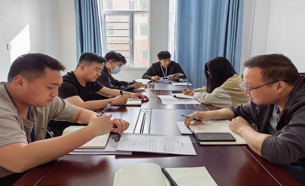 ?開展消防演練　筑牢安全之基--新疆西域學府投資建設有限公司阿拉爾物業分公司組織開展消防演練活動